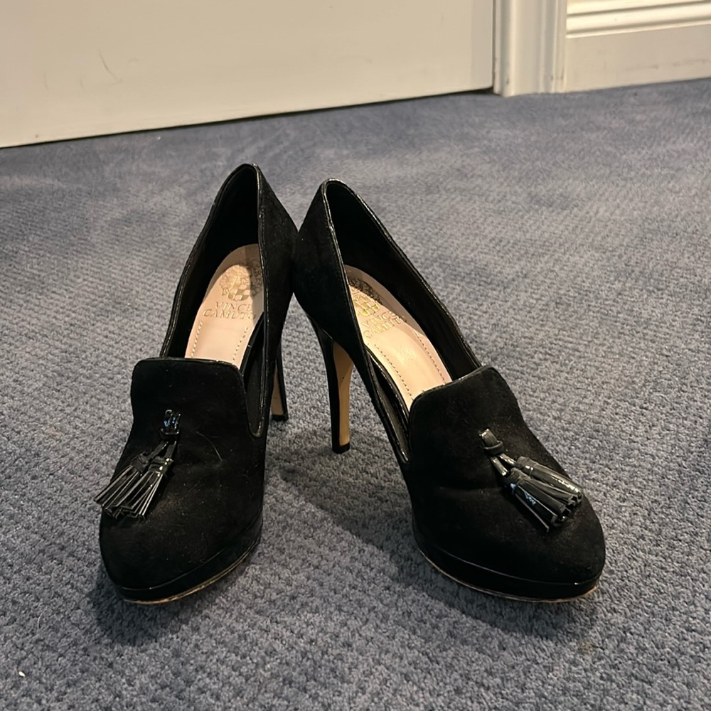 Vince Camuto comfortable black suede 4” pump